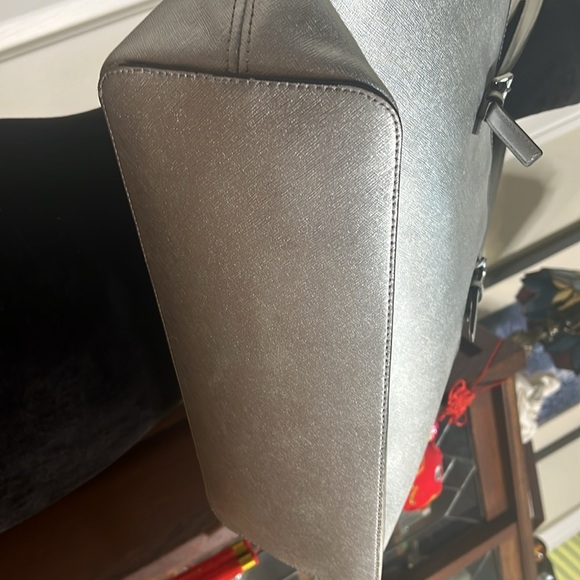 EUC authentic Michael Kors Metallic silver shoulder bag tote travel texture rare - Picture 5 of 13
